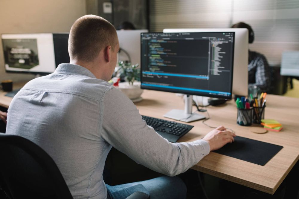 Choisir le mode de facturation, entre régie et forfait, pour le développeur web
